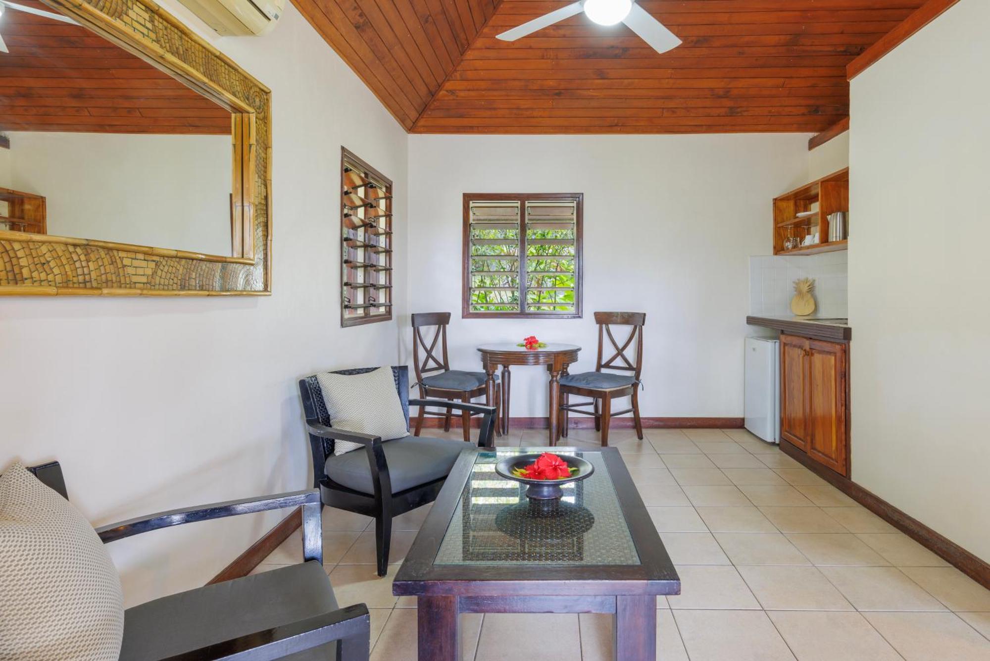 Mangoes Resort (Adults Only) Port Vila Exterior photo